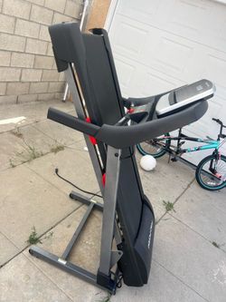 PRO FORM THREADMILL