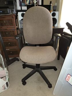COMFY OFFICE CHAIR
