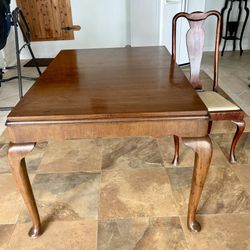 Solid Wood Queen Anne Dining Table,  2 Leaves, 4 Chairs