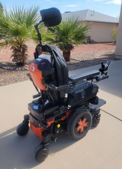 Quantum Q6 Edge Power Wheelchair