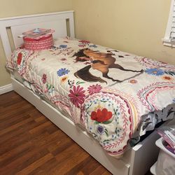 Songesand Bedframe With Drawers