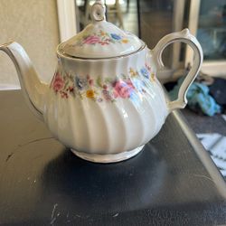 Vintage Sadler teapot from England