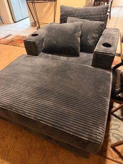 Chaise lounge chair