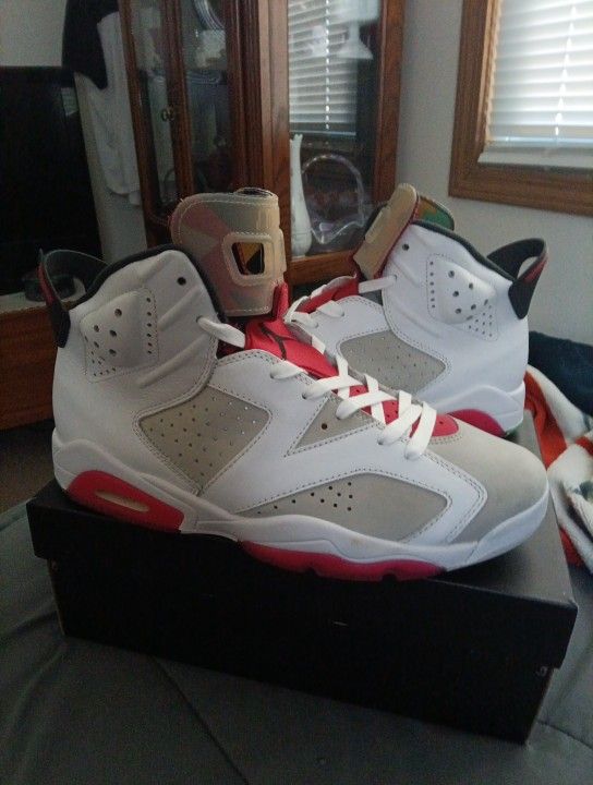 2020 JORDAN RETRO 6 HARES 100% AUTHENTIC GURRENTEED Size 10 $125.00 O.B.O