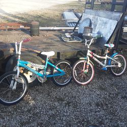 2 Girl Bikes 2 Boy Bikes Make Offer