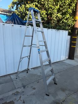 Werner 8ft Aluminum Step Ladder 250lbs