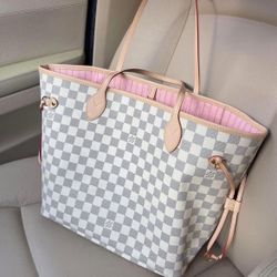 Loui Vuitton Purses 