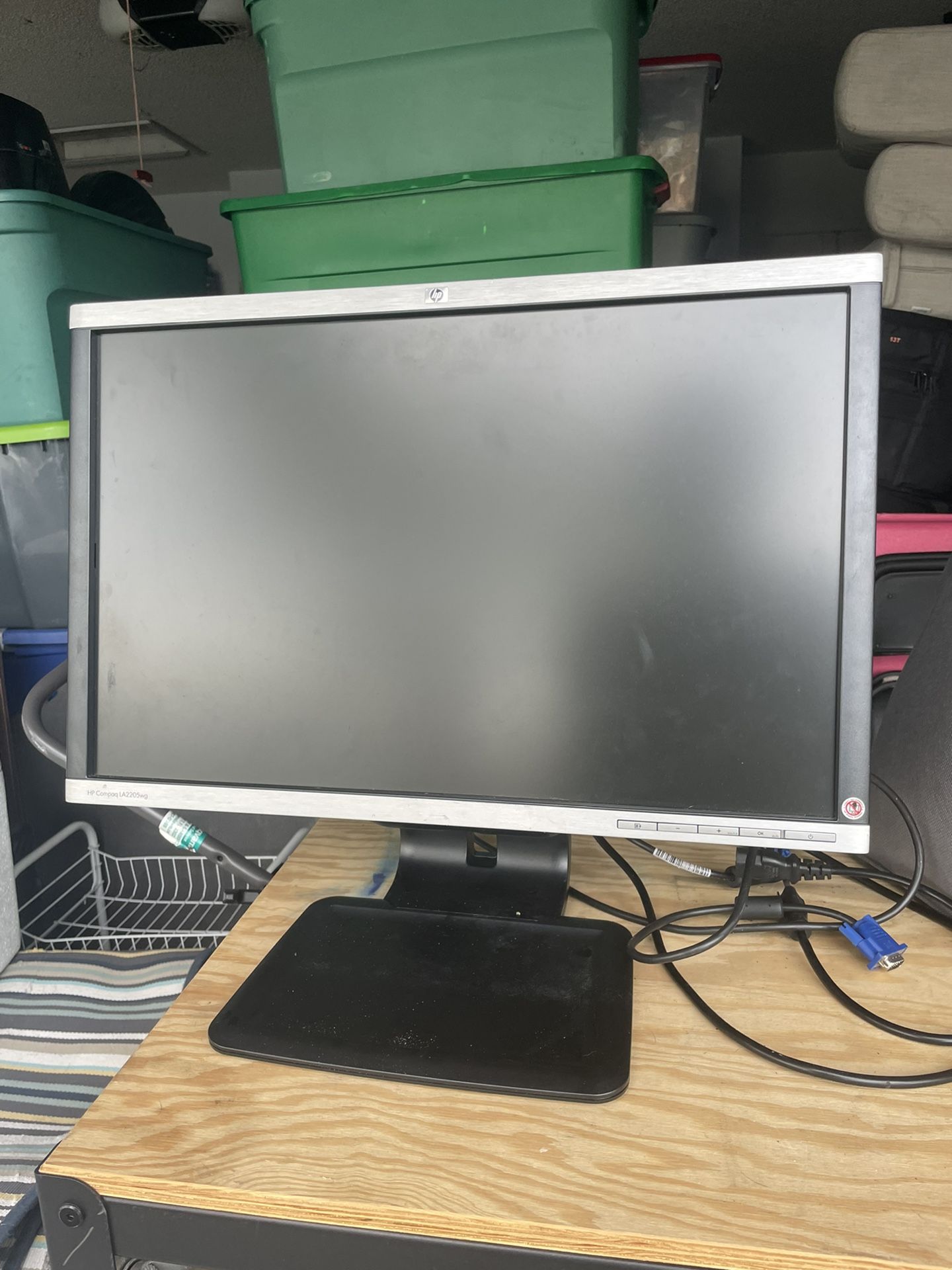 HP Compaq LA2205wg 22-inch Widescreen LCD Adjustable Rotating Monitor Computer Screen Tv NM274A