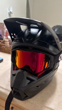 Helmet AlpineStars SM5 + Oakley Googles