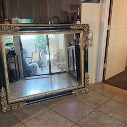 Designers Mirror With Highly Detailed Design 