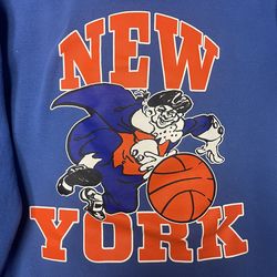 Men’s New York Knicks Mitchell & Ness Blue Hoodie - Size Medium