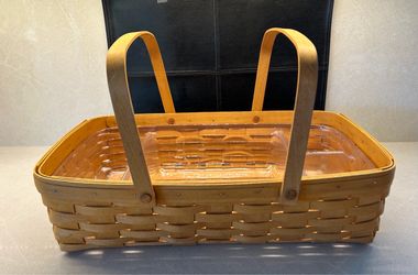 2001 Longaberger Gathering Basket with insert