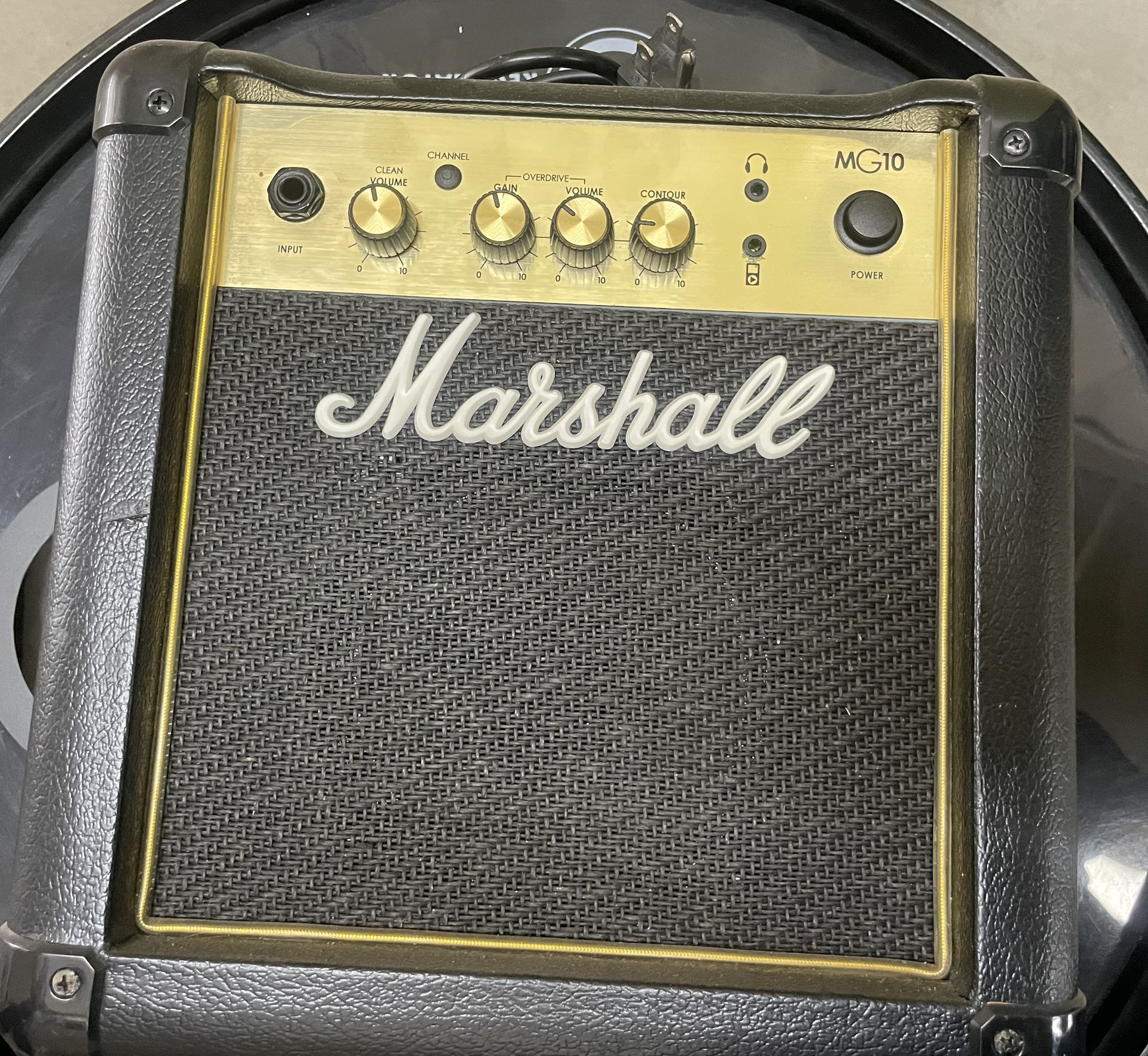 Marshall Practice Amp 24 Watts.