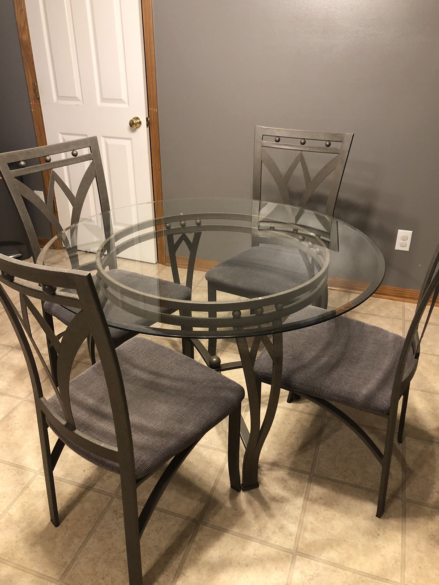 Circular Glass Kitchen Table and Chairs