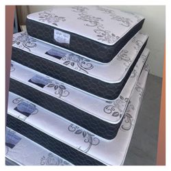 Cal king size mattress/ Colchon
