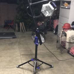 Commercial standing light