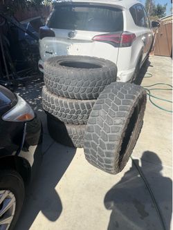 Car tires 35/12.5/20