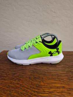 Under Armour Outhustle 2 Athletic Running Shoes 
Boy's Size US 6Y