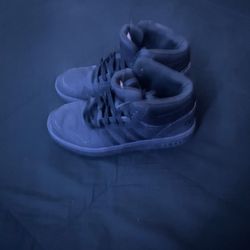 Size 7 Adidas Shoes 
