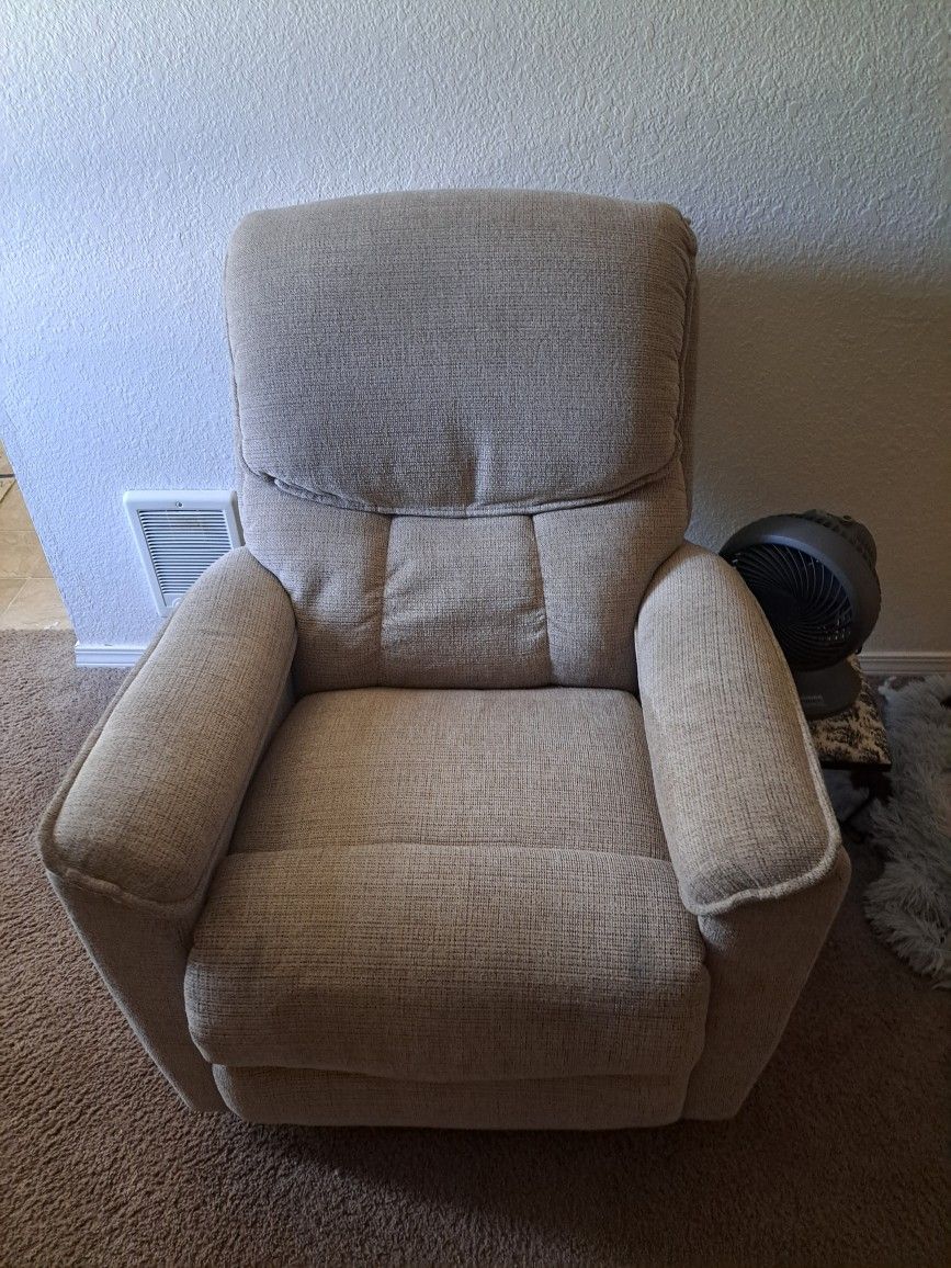 Lazy Boy Recliner for Sale in Salem, OR OfferUp