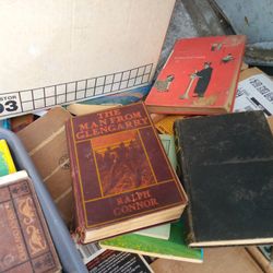 Van Load Hundreds Old Books