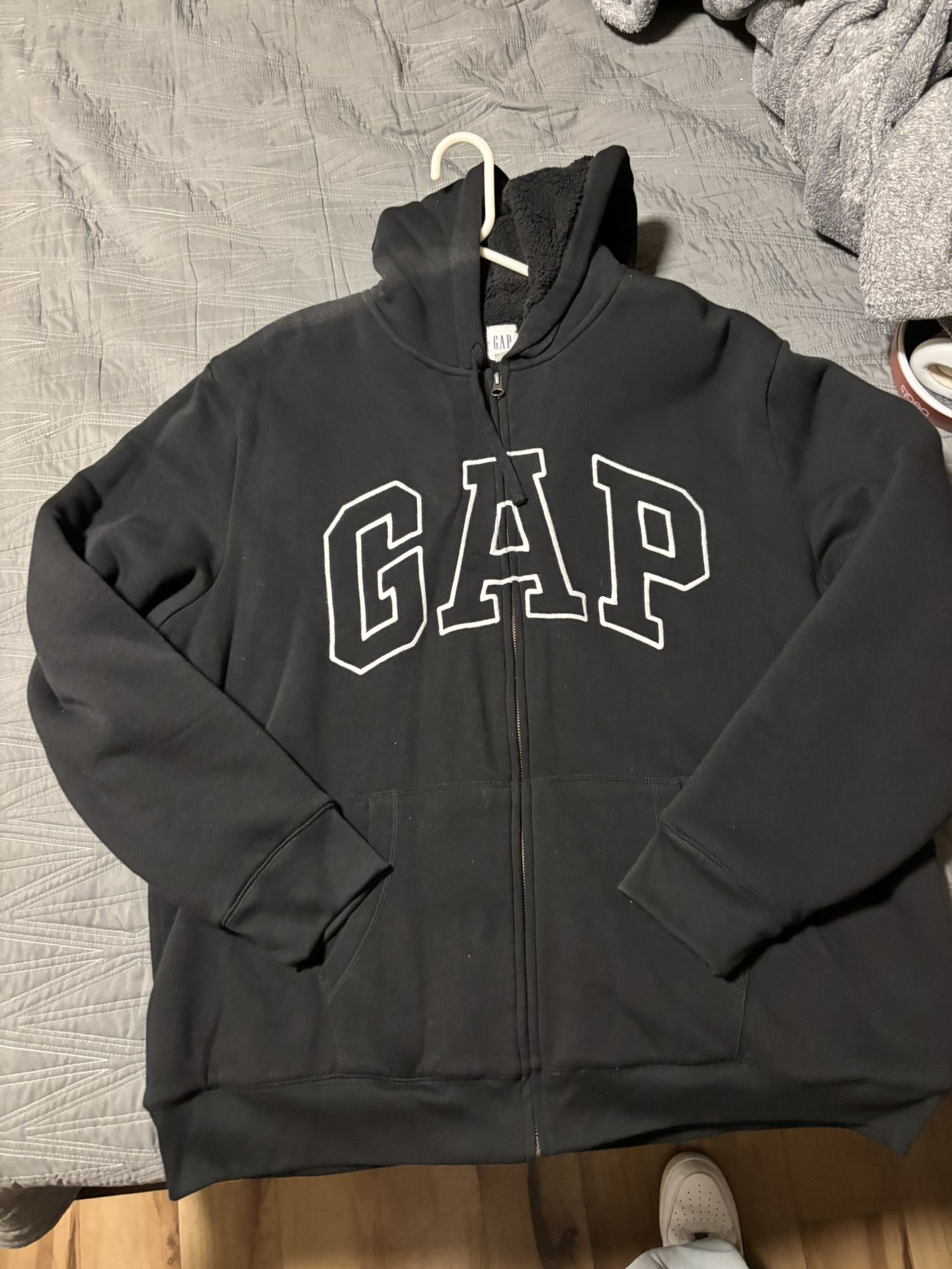 gap zip up hoodie