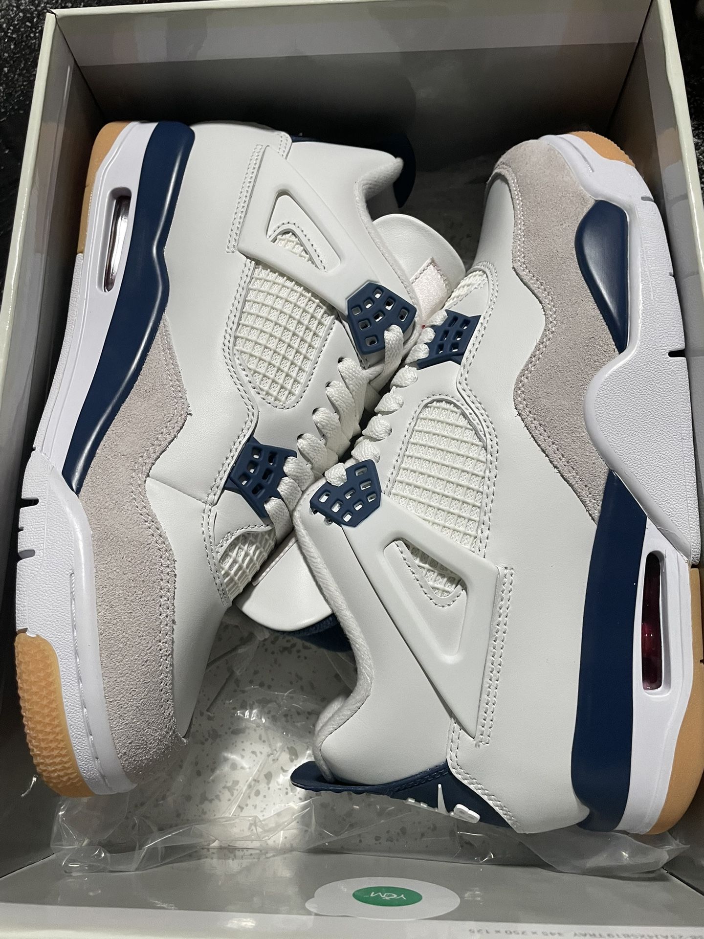 Jordan Navy SB4