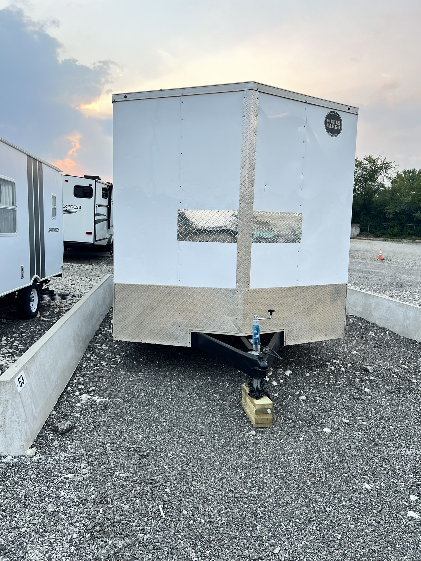 24FT ENCLOSED TRAILER