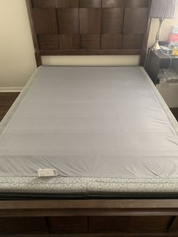 QUEEN Box Springs，9.5 inch Wood Frame mattress foundation.