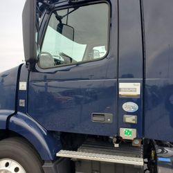 SEMI TRUCK 4 SALE