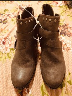NWT Women Ana Brand Booties Size US 6