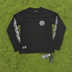 Black chrome heart long sleeve