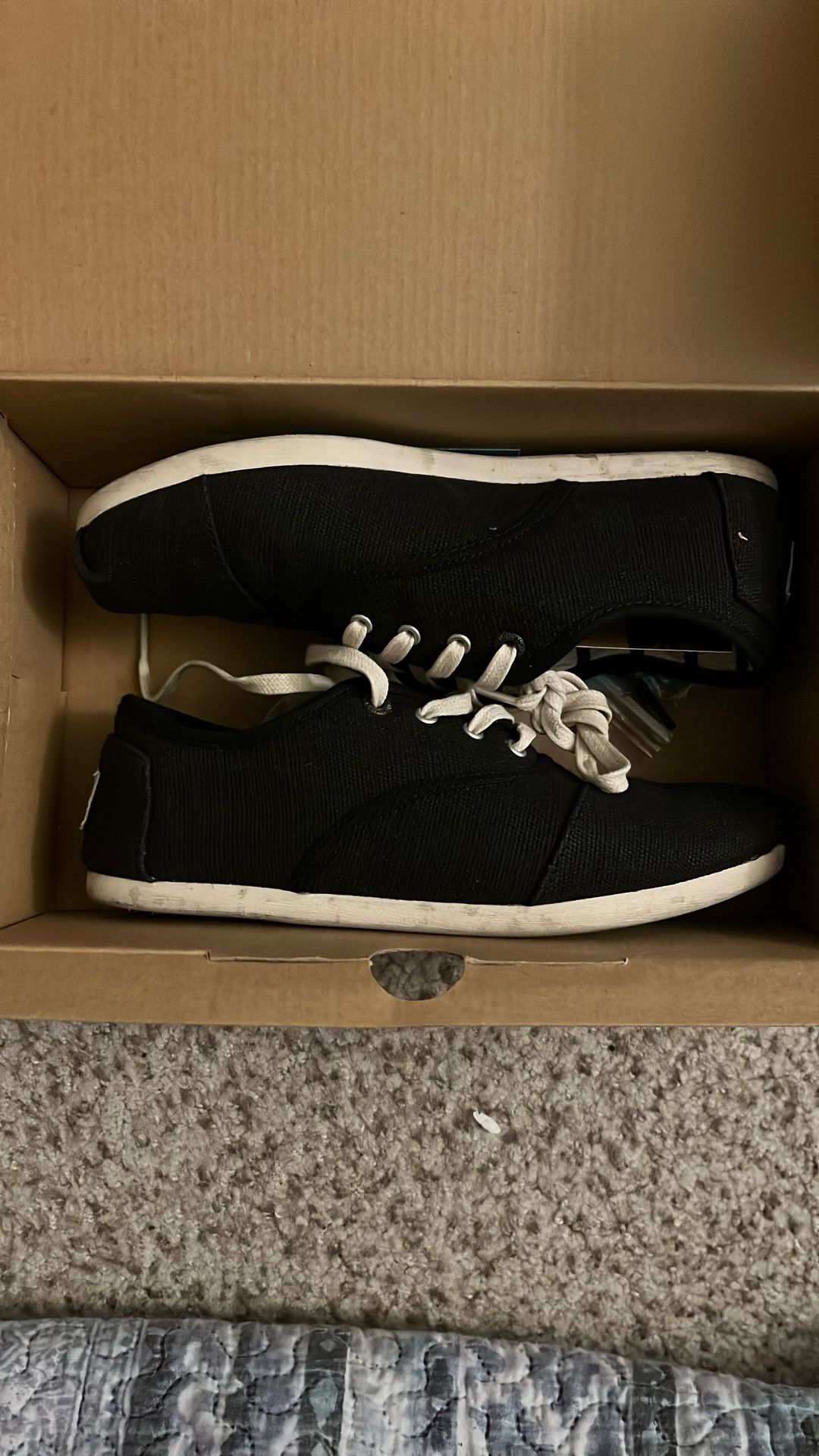 Toms