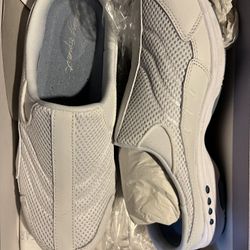 Easy spirit slip on sneakers 