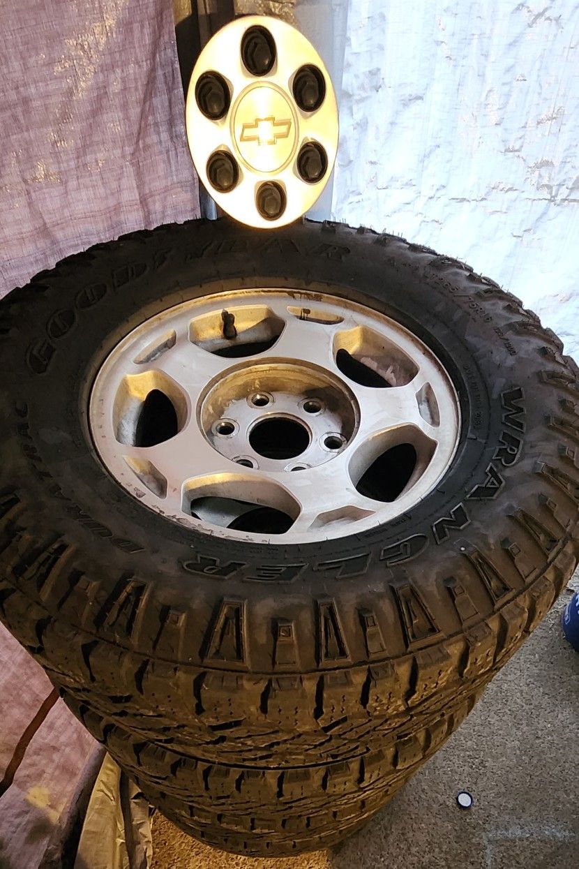 03 CHEVY Z71 WHEELS AND TIRES