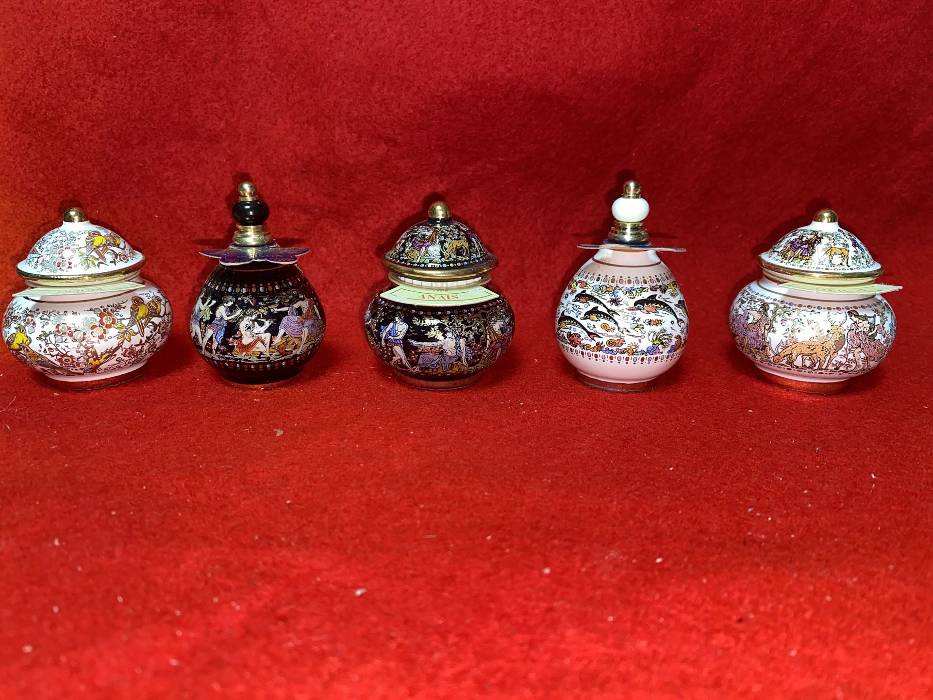 Vintage 2.5 Inch Set of 5 2 Oil/Perfume & 3 Cream 24k gold Ceramic Vase Collectibles (Read Description)