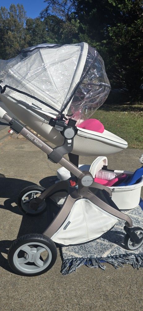 Hot Mom White Leather Stroller With Accesories 