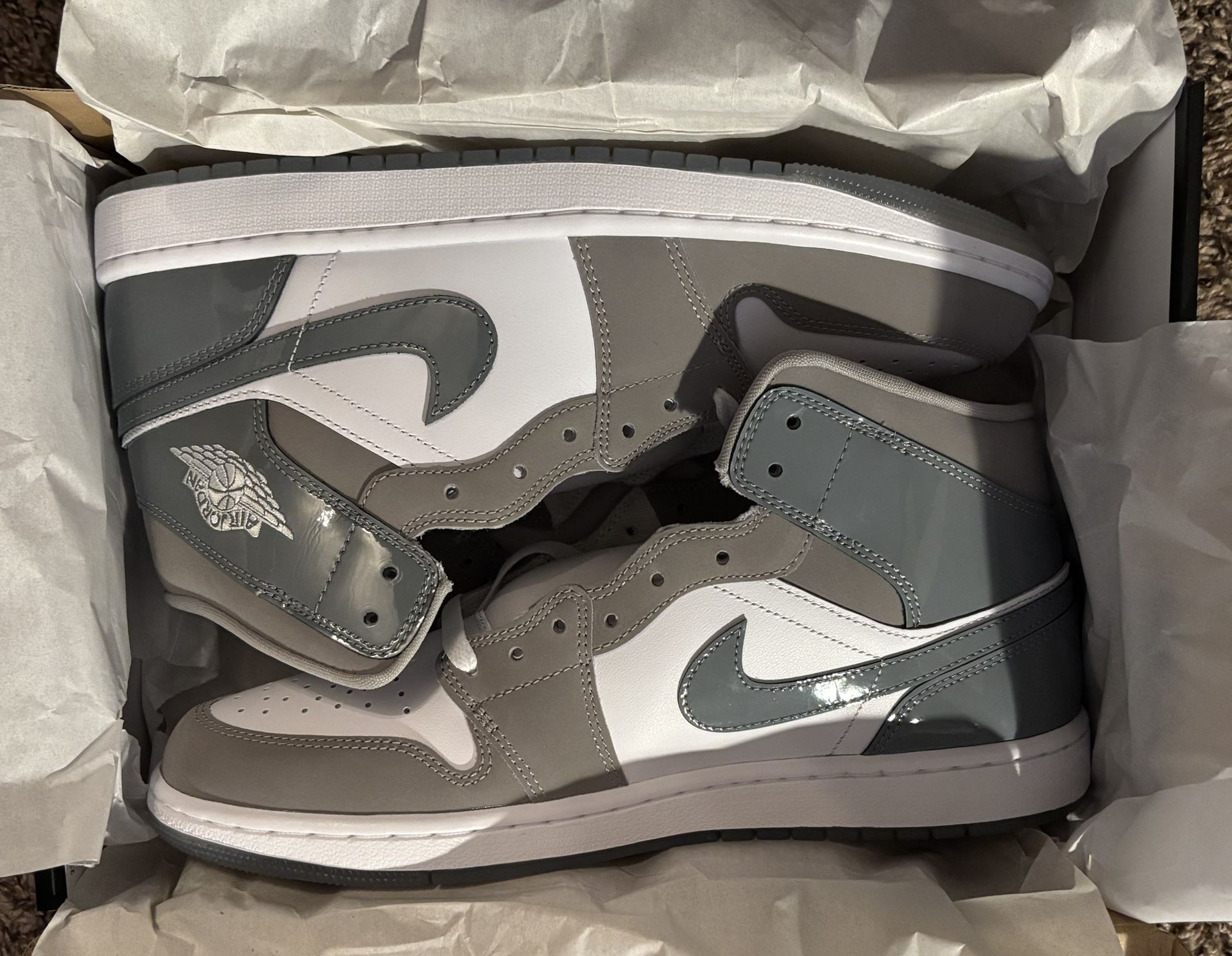Air Jordan 1 Mid SE White Cool Grey Medium