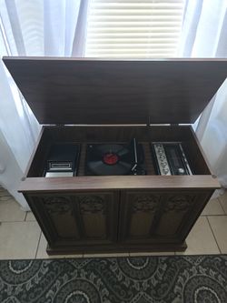 Magnavox stereo system  1968 to 1970