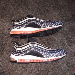 Nike  Just Do It Shoe 