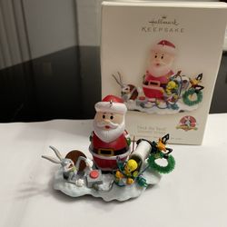 Hallmark Deck the Yard! Looney Tunes ornament