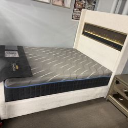 Stunning Bed Frame! Easy Financing! 😍❤️🫶🏻