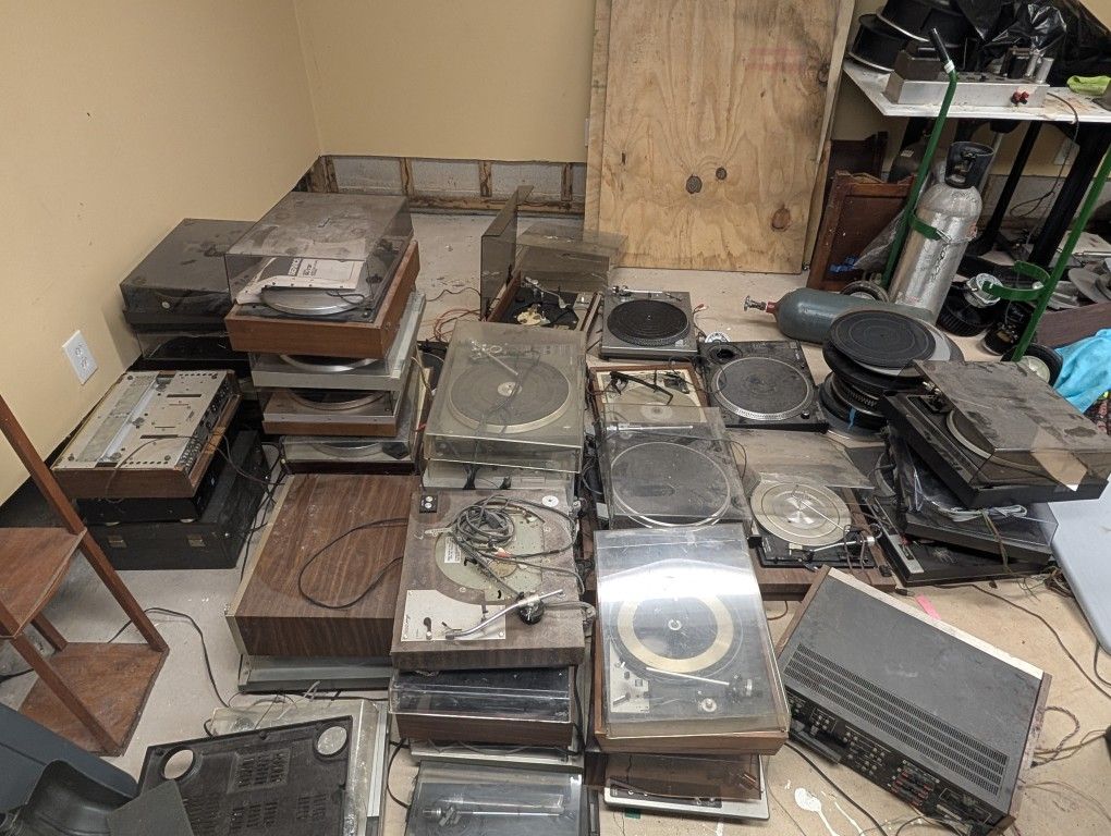 Dozens of Turntables + Audio Equipments Some work, some for parts- Need to be picked up by 8/28