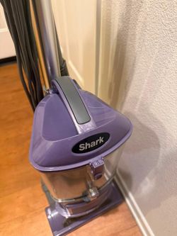 Shark Vacuum Cleaner – Excellent Condition