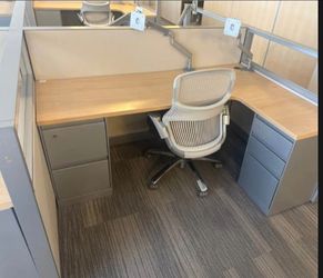Steelcase 7'x4' work stations