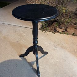 Small Black 3-Leg Pedestal End Table