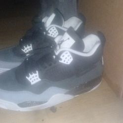 Jordan Retro 4 Size 8.5