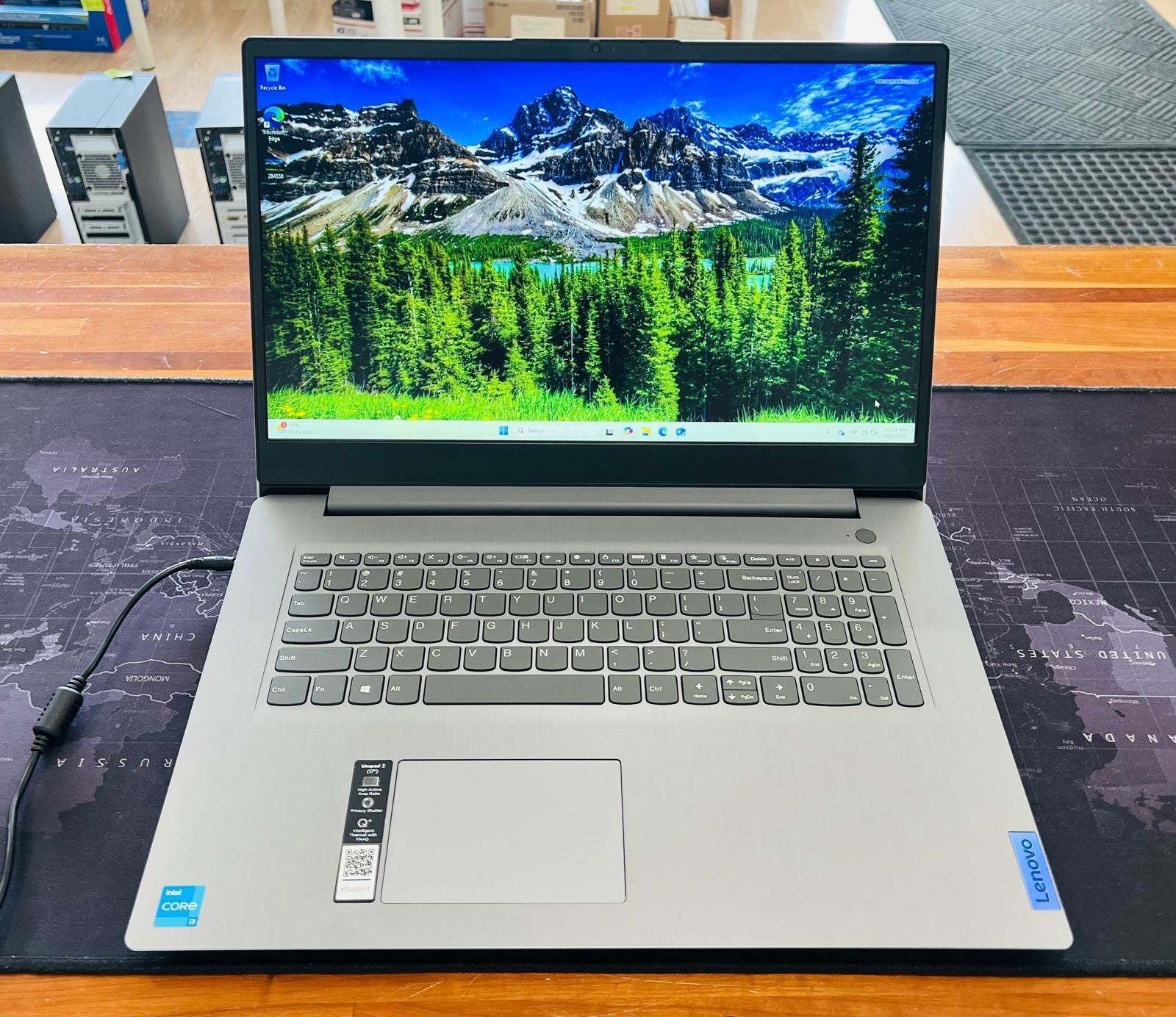 Lenovo IDeaPad 82H9 17.3” 2021 i3-11th Gen 12GB RAM 256GB SSD Windows 11 Home