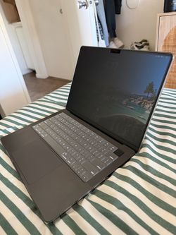 Apple MacBook Pro 14” M4