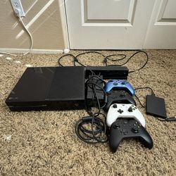 Xbox One w/ Kinect
